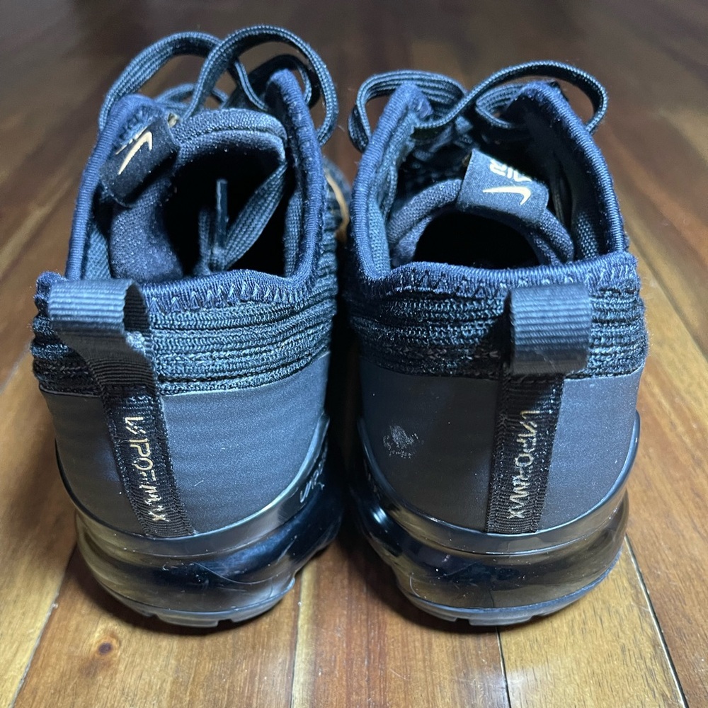 Nike Air VaporMax Flyknit 3 in Black and Gold. - Picture 8 of 10